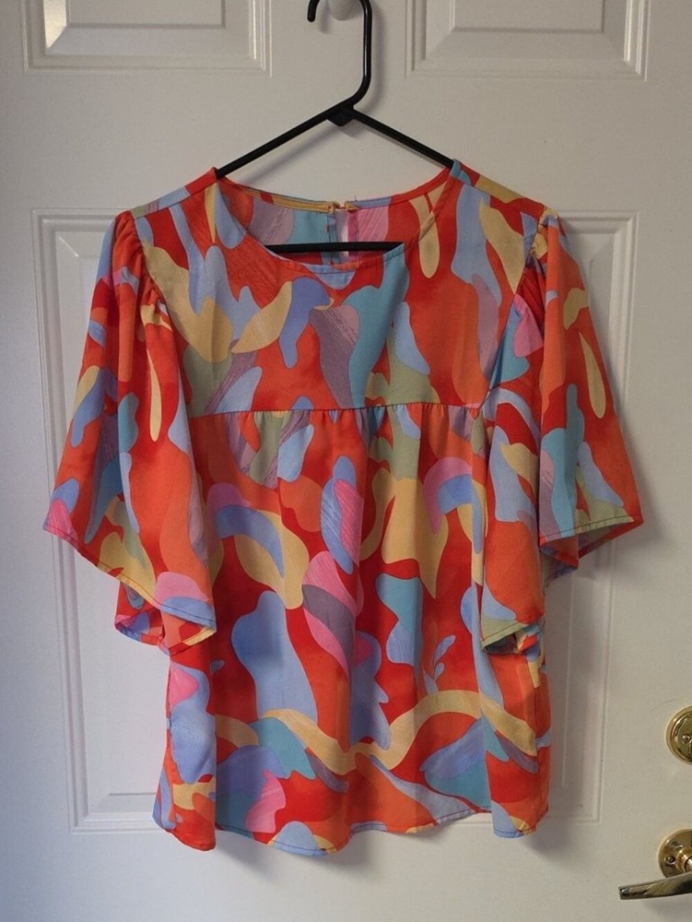 Women's Multicolor Abstract Flutter-Sleeve Top